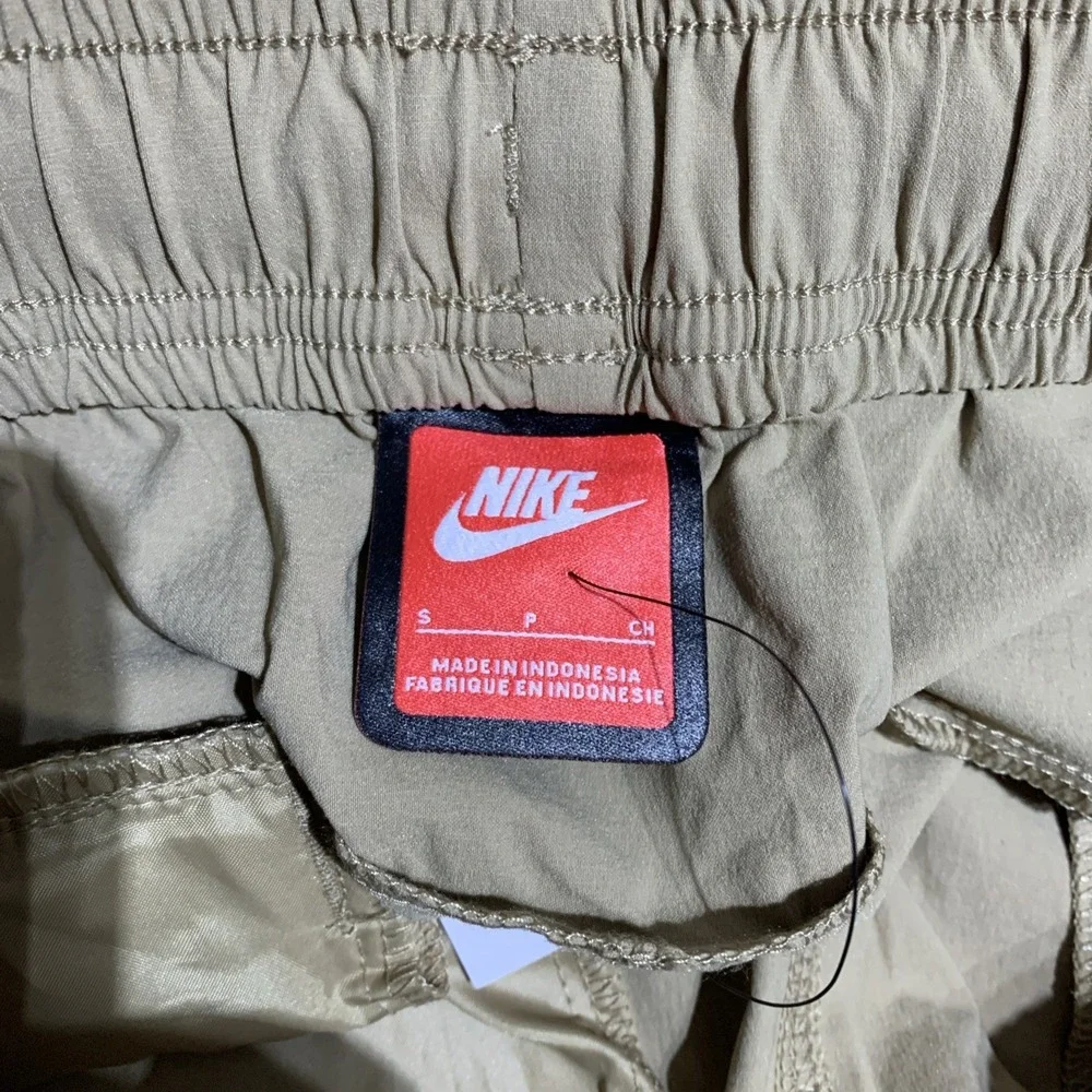 Nike‎ Tech Woven Shorts Casual Lounge Athletic HQ0470-297 Khaki  Tan $85 Men's S